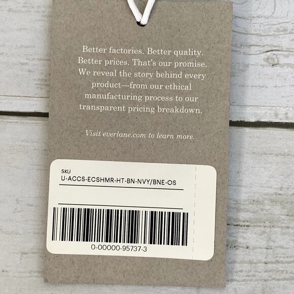 NWT Everlane The Cashmere Beanie Hat in Navy/Bone - Picture 6 of 9